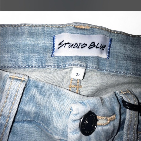 Studio Blue Jeans Womens 27 Light Wash Distressed Skinny Jeans NWT - Picture 5 of 7